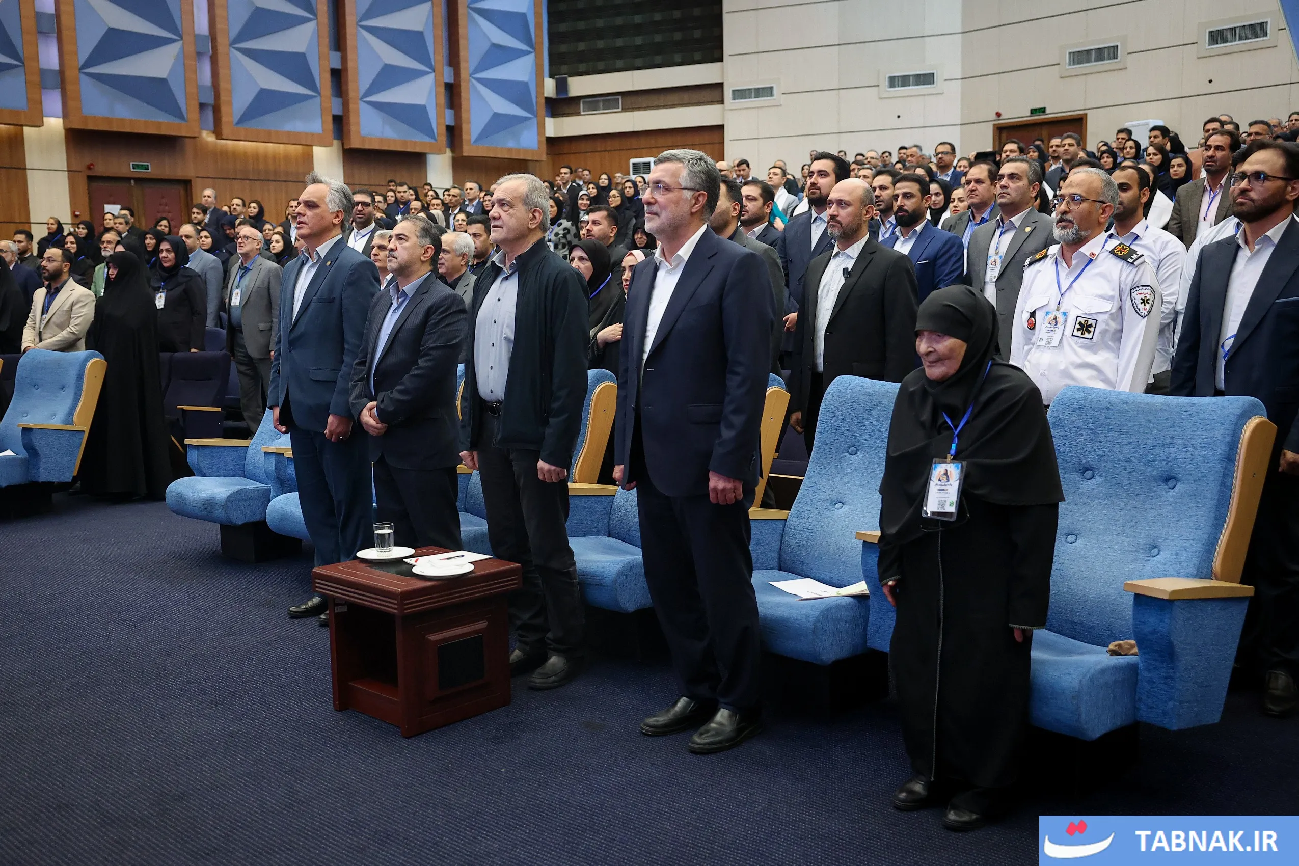 عکس: تقدیر رئیس‌جمهور از ایثار کادر درمان در روز پرستار