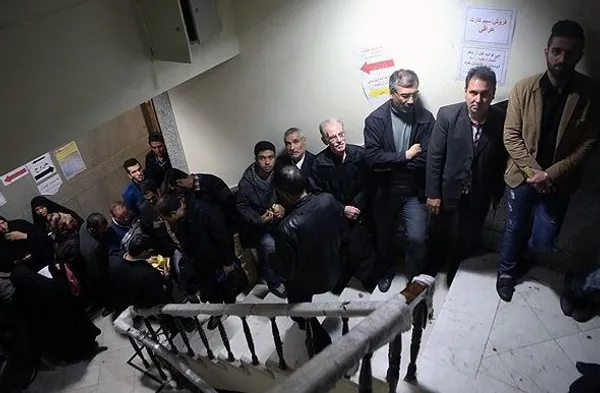در آستانه فرارسیدن اربعین حسینی زائران کربلای معلی جهت حضور در مراسم عزاداری همه روزه به سفارت عراق در تهران جهت دریافت ویزا مراجعه می کنند./FNA
