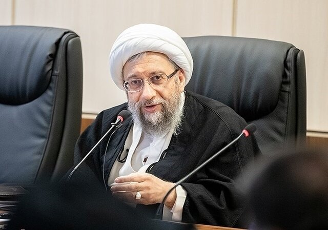 لاریجانی: ایران از تنگه هرمز عقب‌نشینی نخواهد کرد