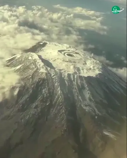 عکس هوایی از قله برفی کلیمانجارو