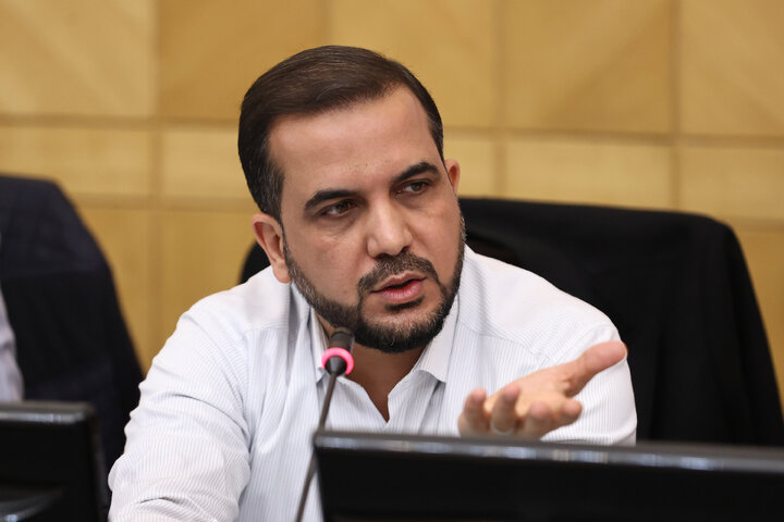 همه گرانی‌ها را به جنگ ربط ندهیم / خودرو، فولاد و پتروشیمی چرا باید دو برابر گران شوند؟