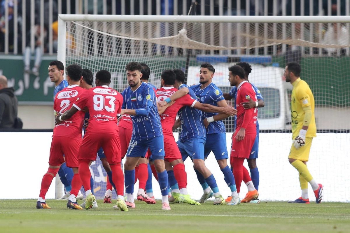 خروج اجباری پرسپولیس و استقلال از تهران/ وضعیت قرمز در زمین سبز