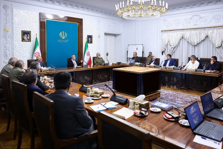 فریاد پزشکیان برای تغییر نظام اداری