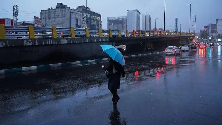 بارش‌های رگباری و رعدوبرق در مناطق مختلف کشور