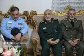 دیدار فرماندهان ارتش و سپاه با خانواده شهدای خلبان