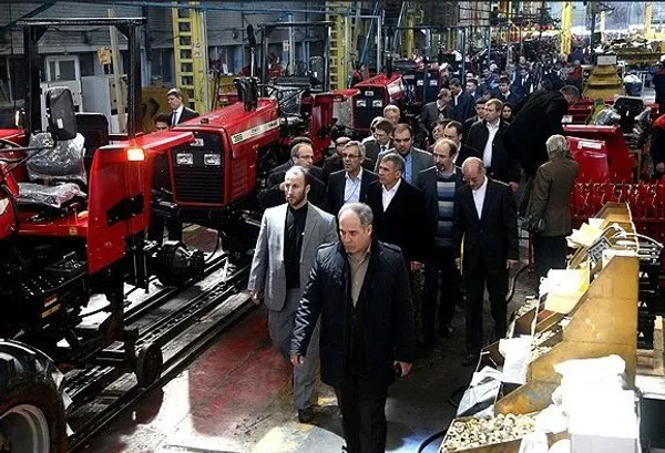 رستم مینیخانوف رئیس جمهور تاتارستان در جریان سفر به کشورمان صبح روز سه شنبه به تبریز سفر کرد و از کارخانه های این شهر بازدید کرد./FNA
