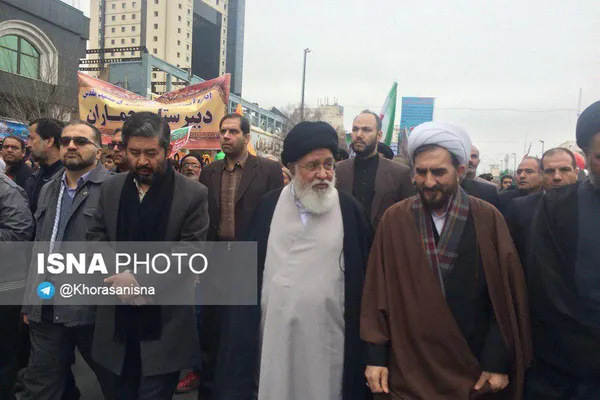 آیت الله علم الهدی در راهپیمایی ٢٢ بهمن 