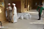 تهیه و توزیع غذا میان سیل زدگان