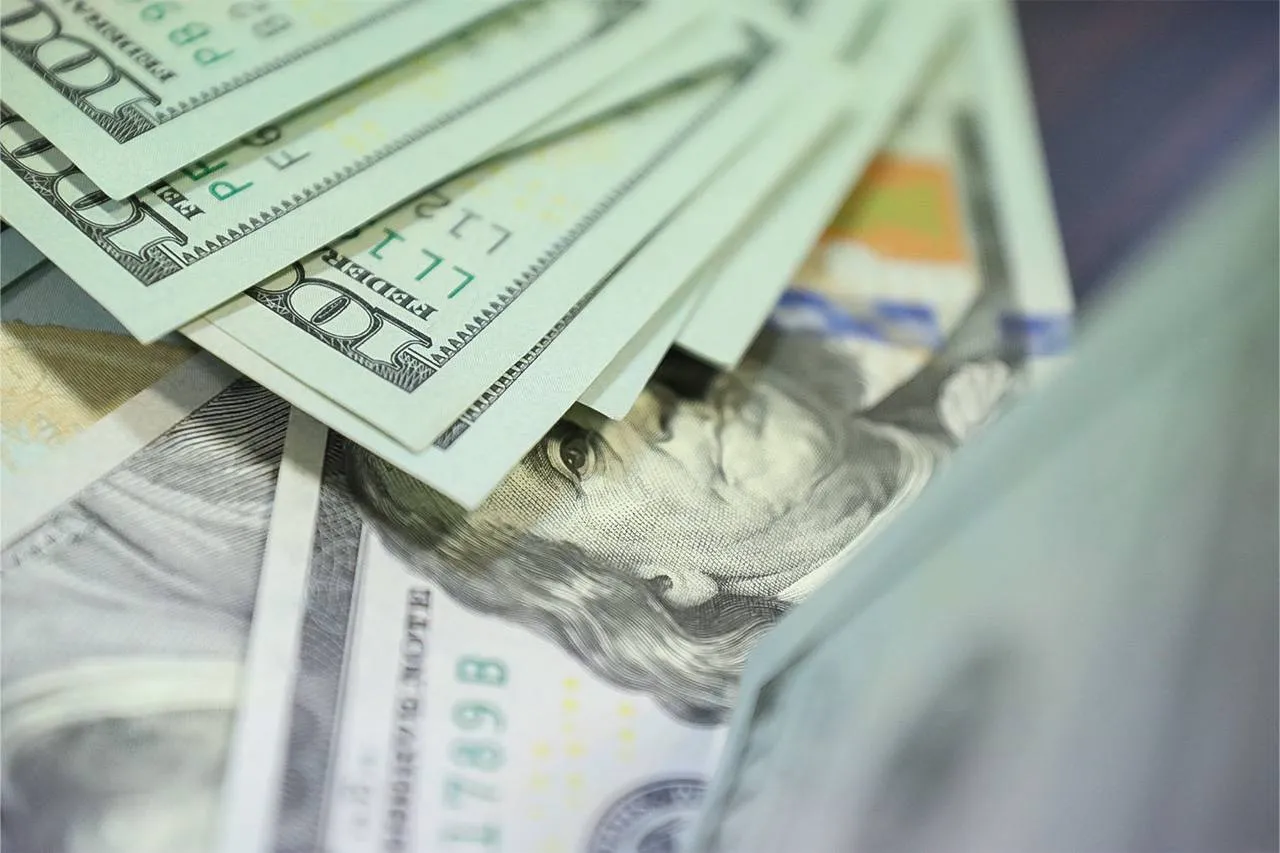 پشت پرده تقاضای ۵۰۰ میلیون دلاری برای واردات موبایل/ فشار تازه بر بازار ارز در شرایط جنگ اقتصادی؟ پشت پرده تقاضای ۵۰۰ میلیون دلاری برای واردات موبایل/ فشار تازه بر بازار ارز در شرایط جنگ اقتصادی؟