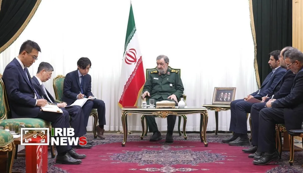 محسن رضایی: آمریکا باید جنگ را پایان دهد