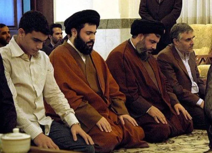 شهیدنصرالله و فرزندش به همراه شهیدصفی‌الدین