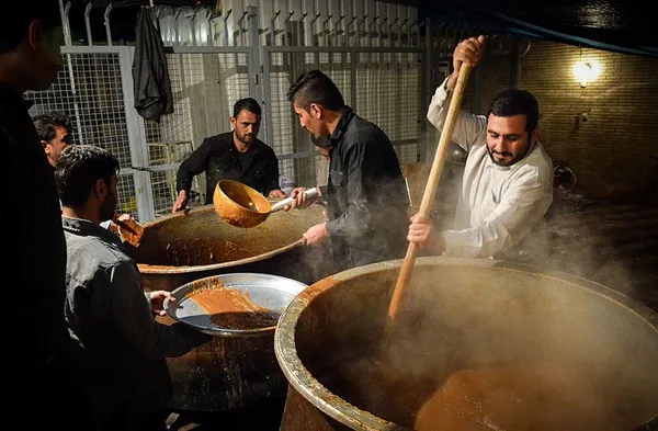 در آستانه سال نو و تهیه و توزیع سمنو ./MNA
