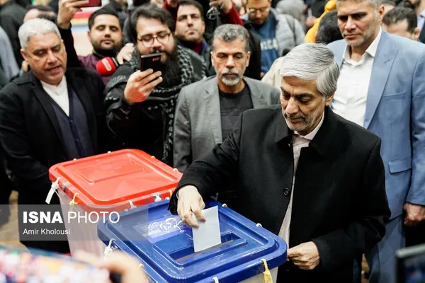 کیومرث هاشمی، وزیر ورزش و جوانان