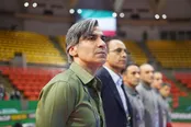 شمسایی قهرمانی را به خانواده شهید غیرت تقدیم کرد