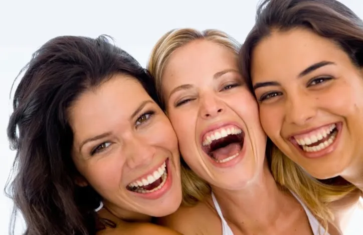 چرا بعضی ها سخت می خندند؟