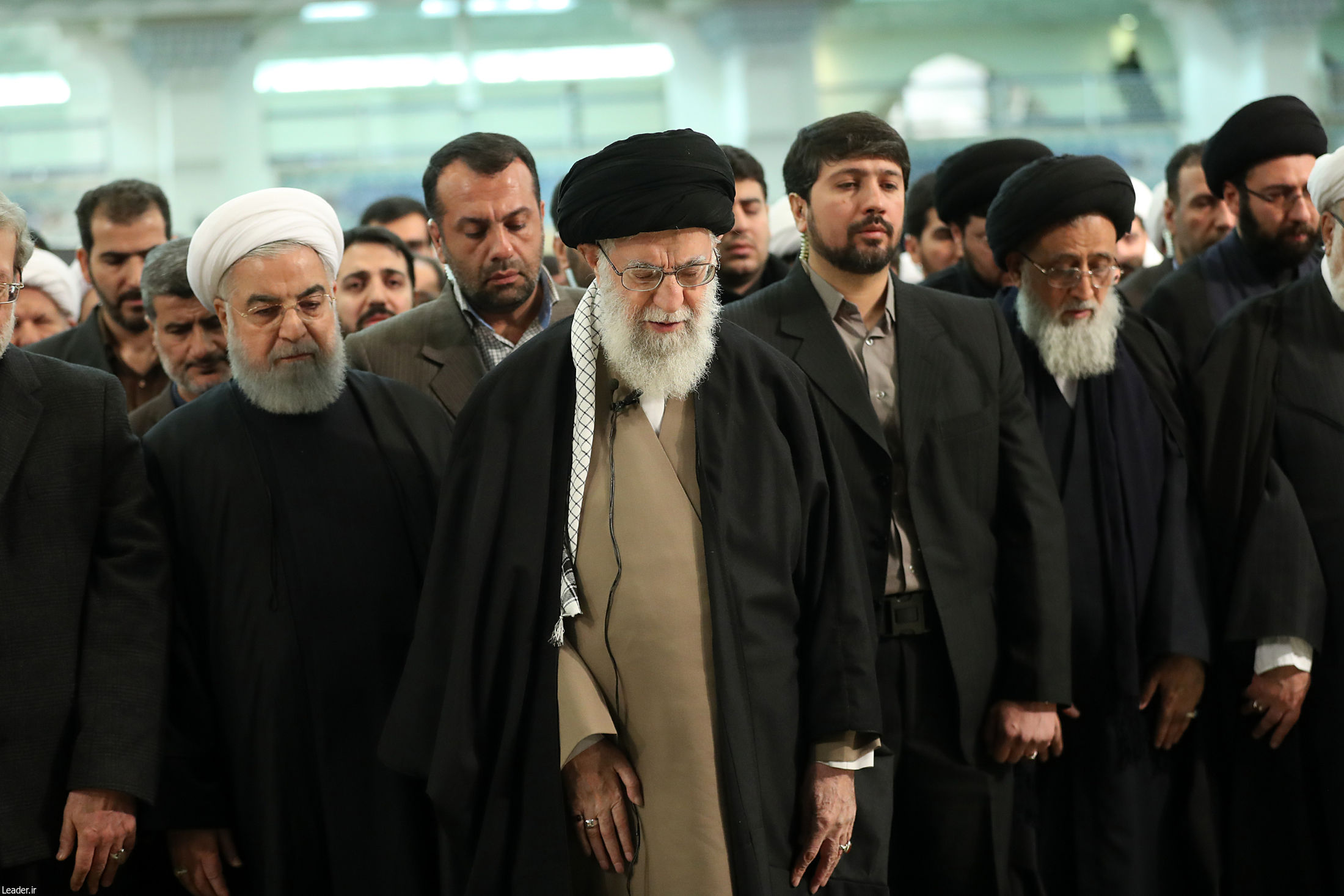 اقامه نماز رهبری بر پیکر آیت الله هاشمی شاهرودی