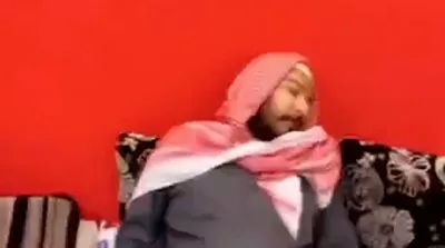 لحظات دست انداختن شیخ جن گیر