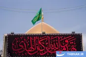 عکس: نصب کتیبه‌های شهادت امیرالمومنین در حرمین سامرا