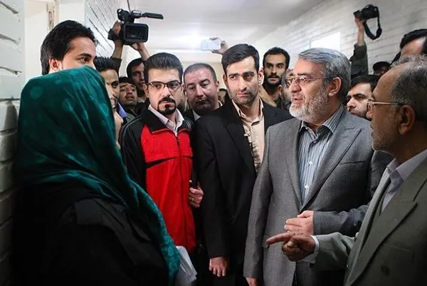 عبدالرضا رحمانی فضلی وزیر کشور صبح پنج شنبه از مرکز نگهداری و درمان اعتیاد اخوان صفا شهر بازدید کرد./FNA
