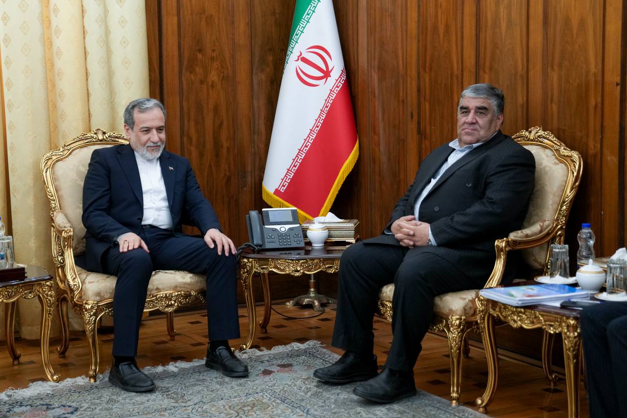 دیدار دو نماینده مجلس با وزیر امور خارجه