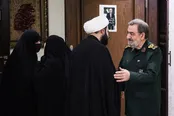 عکس: دیدار دبیر شورای‌عالی امنیت ملی با خانوادۀ شهید لاریجانی
