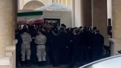 لحظات ورود پیکر رهبر شهید انقلاب به مصلای تهران