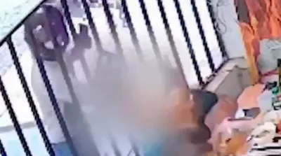 لحظه ترور یک وکیل سر میز غذا +18
