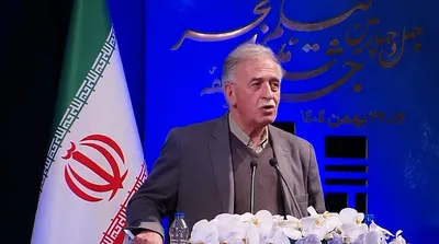 نه آنهایی که آمدند خائنند و نه آنهایی که نیامدند ترسو