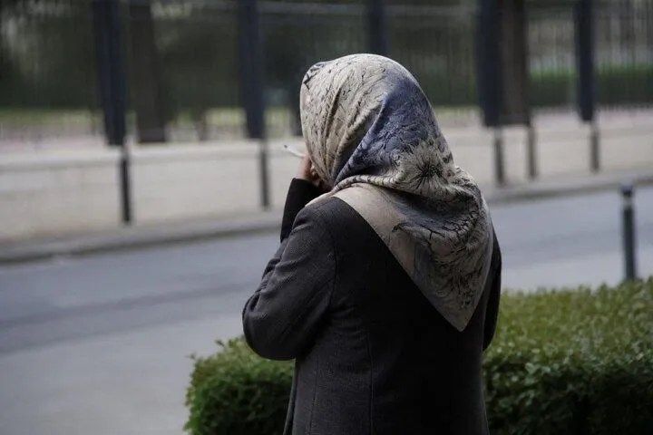 ببخشید خانم، سیگار اضافه دارید؟/ روایتی از عادی‌شدن مصرف دخانیات در میان زنان