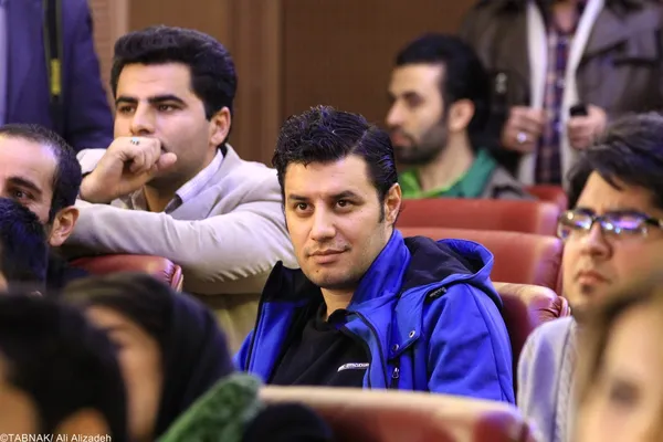 جواد عزتی