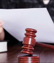 آشنایی با آثار رأی غیابی در دادرسی‌های کیفری و حقوقی