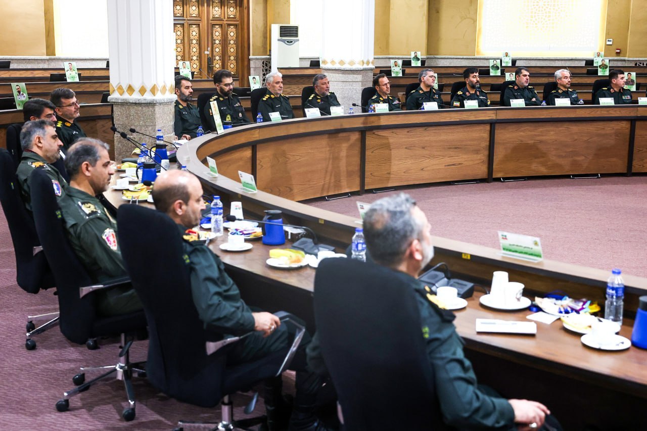 حضور پزشکیان در جمع فرماندهان نیروی انتظامی
