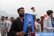 عکس: تصاویر رهبر معظم انقلاب و امام شهید در دست مردم کشمیر هند در جشن عید غدیر