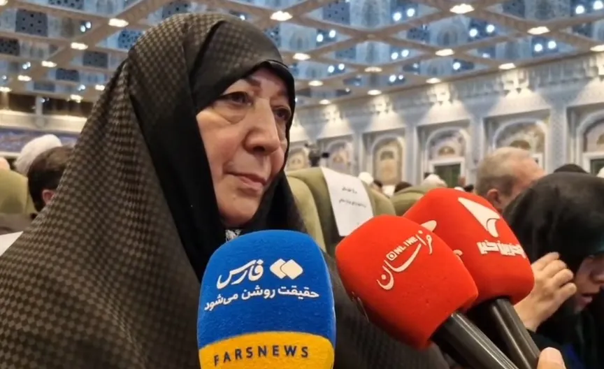 رهبر انقلاب در خاکسپاری رهبر شهید حضور داشتند