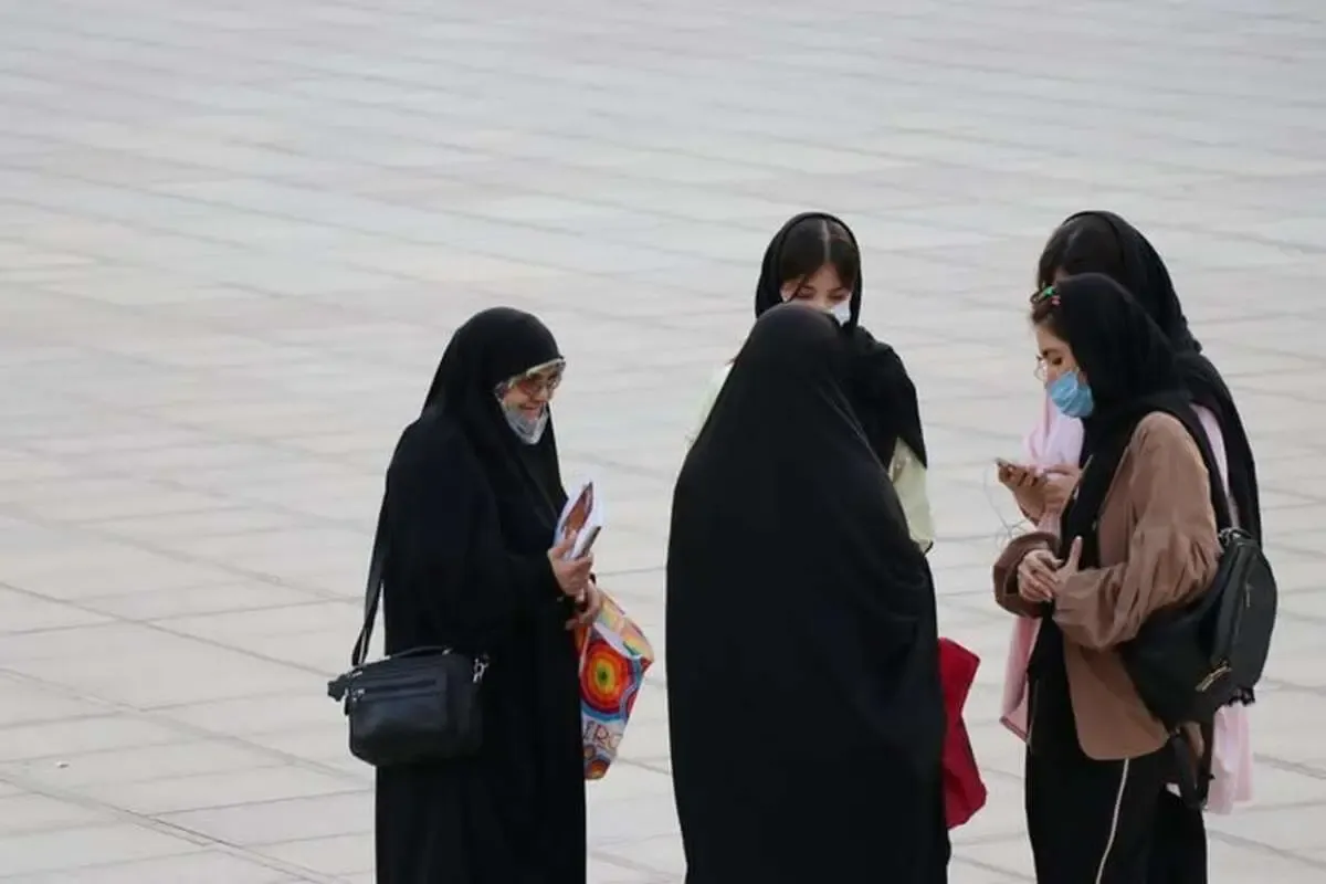کیهان: حجاب در میانه جنگ هم تعطیل‌بردار نیست!