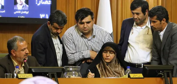انتخابات هیأت رئیسه شورای شهر تهران روز سه&zwnj;شنبه برگزار &zwnj;و مهندس چمران به ریاست شورای شهر تهران برگزیده شد./TABNAK

