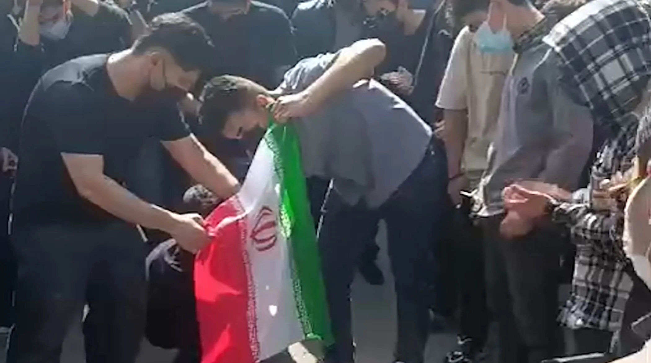 تصاویر عمل شنیع دو دانشجو که باعث اخراج‌شان شد