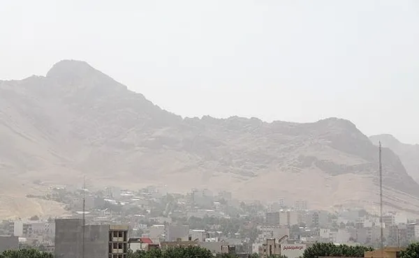 گرد و غبار روز سه شنبه آسمان خرم آباد را فرا گرفت/MEHR
