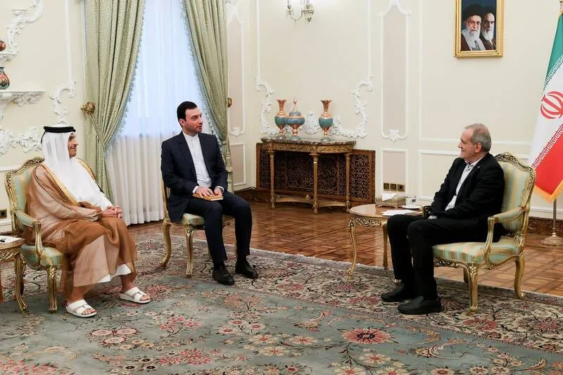 دیدار وزیر خارجه قطر با پزشکیان + عکس