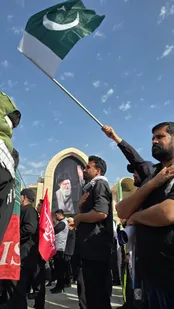 حضور پاکستانی‌ها در وداع با رهبرشهید