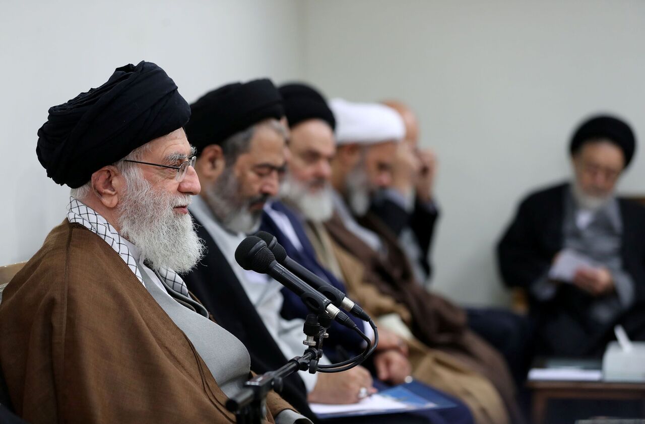 دیدار رهبری با کارگزاران حج