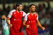 عبور پرسپولیس از استقلال با شکست ذوب‌آهن؛ شاگردان تارتار مزد بازی تهاجمی را گرفتند