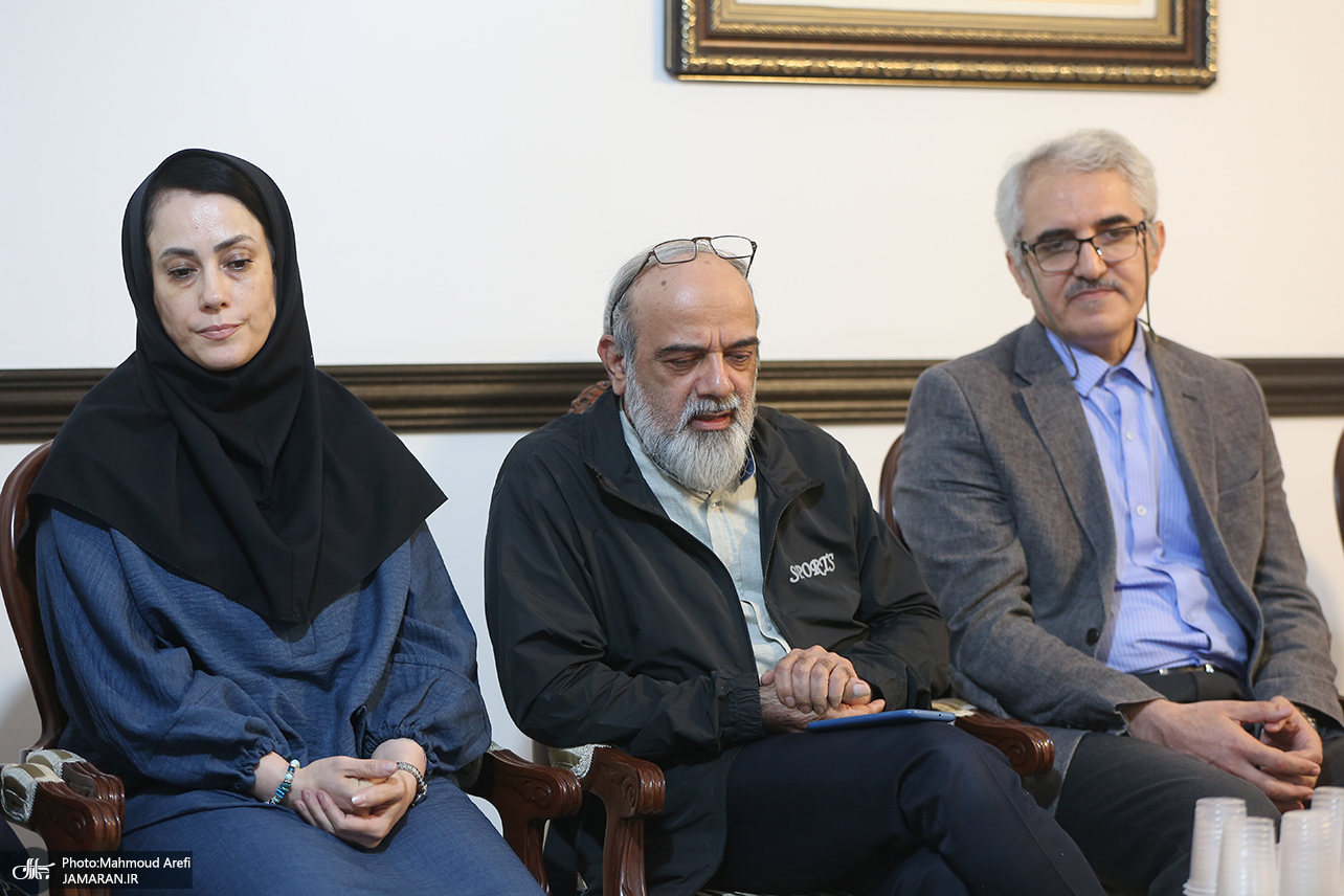 انتقادات بی پرده اهالی رسانه در دیدار با سید محمد خاتمی/ اصحاب رسانه به خاتمی چه گفتند؟! انتقادات بی پرده اهالی رسانه در دیدار با سید محمد خاتمی/ اصحاب رسانه به خاتمی چه گفتند؟!