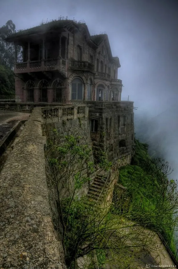 - هتل متروکه در آبشار تکونداما، کلمبیا (Tequendama Falls, Columbia)
