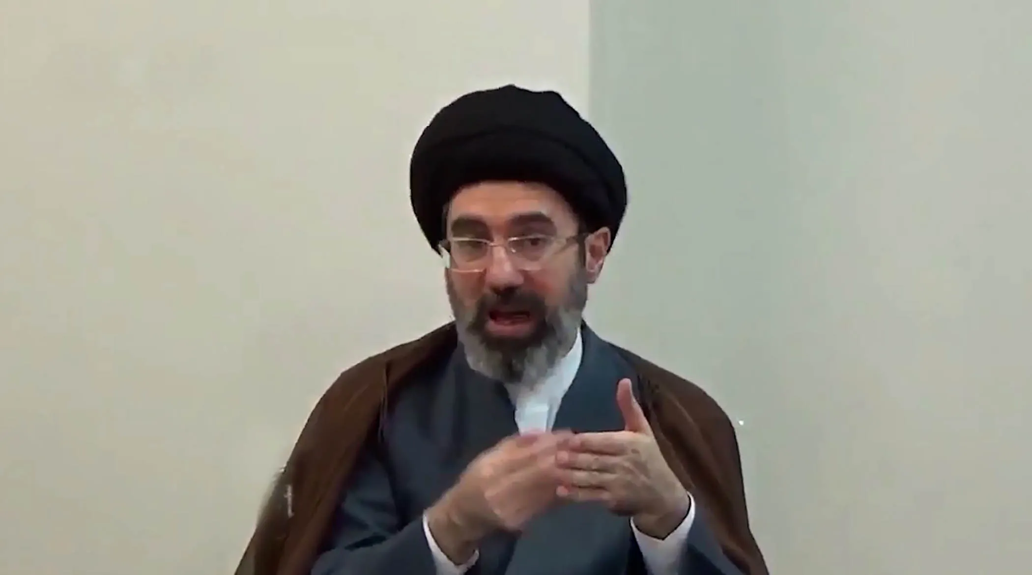 تصاویر دیده نشده از آیت الله سید مجتبی خامنه‌ای