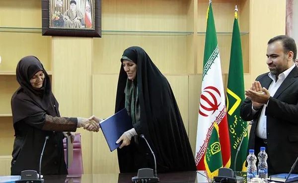 امضای تفاهم&zwnj;نامه بین رئیس سازمان استاندارد و معاون رئیس&zwnj;جمهور در امور زنان و خانواده./MOJ
