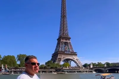 پخت املت توسط یک ایرانی جنب برج ایفل