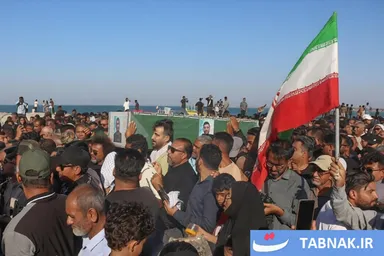 عکس: تشییع پیکر شهید «قدرت زرنگاری» در جزیره هرمز