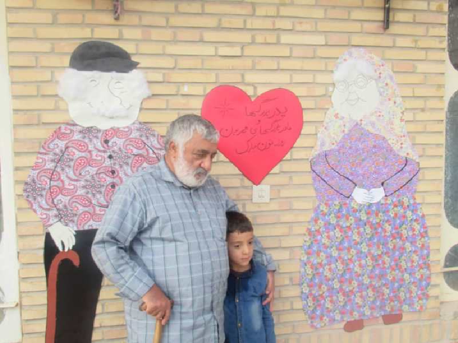 این مطلب را تحلیل کنید؛ اما نگذارید به دست سالمندان برسد