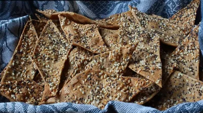 طرز تهیه نان تخت ترد